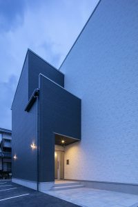 016